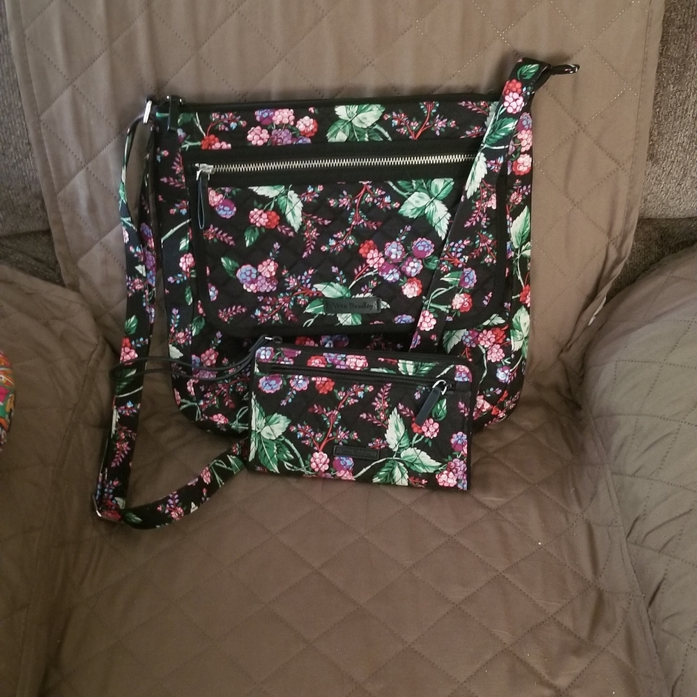 💗Vera Bradley large crossbody and matching wallet